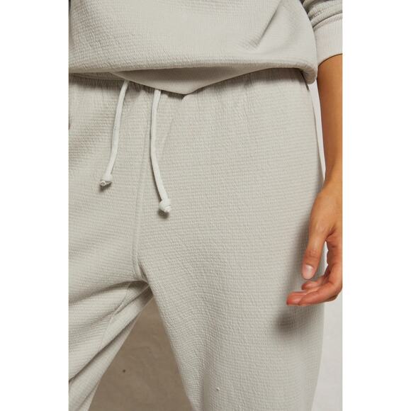 Perfectwhitetee Jones Joggers Chalk Color NWT XS - Picture 3 of 9